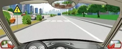 在辅路上行驶，遇到图中所示有一辆小型客车从主路进入辅路时，怎…