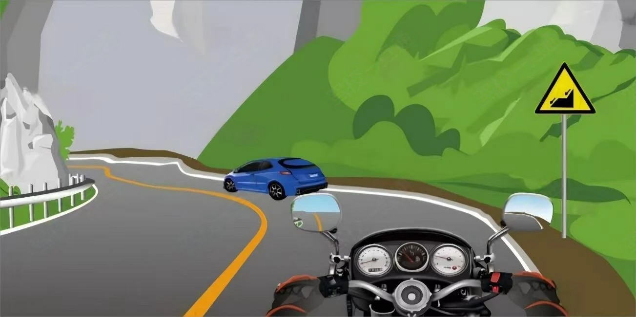 驾驶摩托车遇图中山区连续下坡路段可以超车。