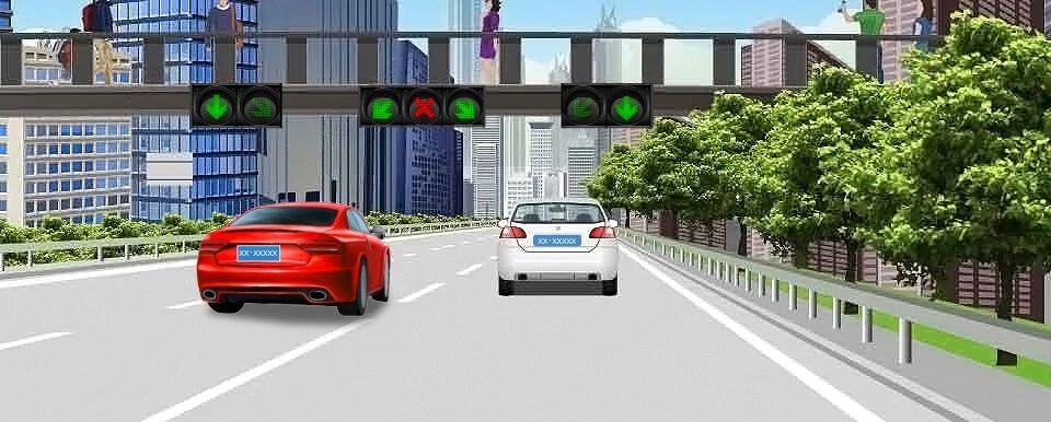 如图所示，这辆红色轿车可以在该车道行驶。