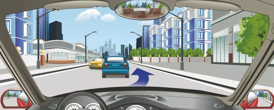 如图所示，驾驶机动车在这种道路上从前车右侧超越最安全。