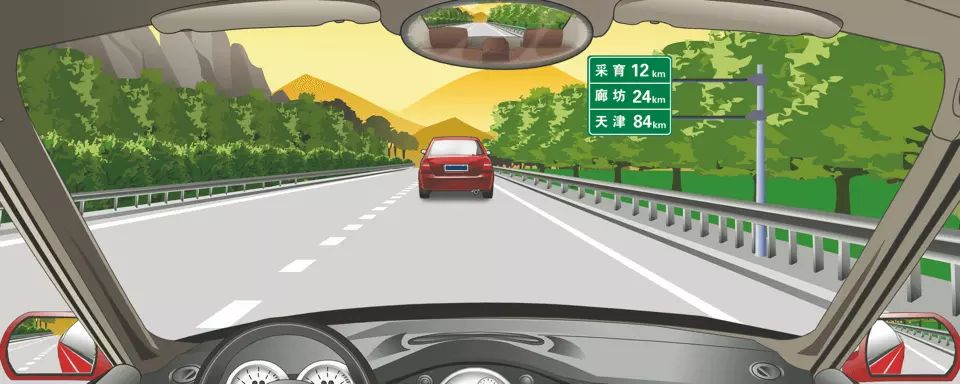 如图所示，前方标志预告高速公路终点距离信息。