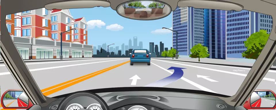 如图所示，路面同向车行道分界线指示允许跨越变换车道。