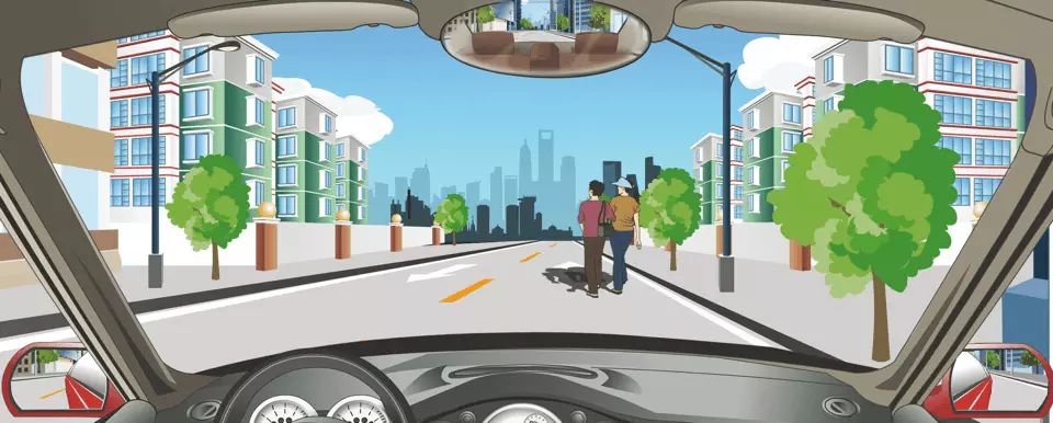 如图所示，驾驶机动车遇到这种行人应该注意什么？