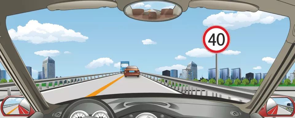 通过公路跨线桥，以下做法正确的是（）。