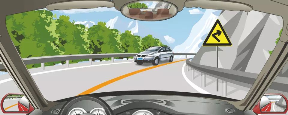 山区道路行车遇图中情形如何驾驶？