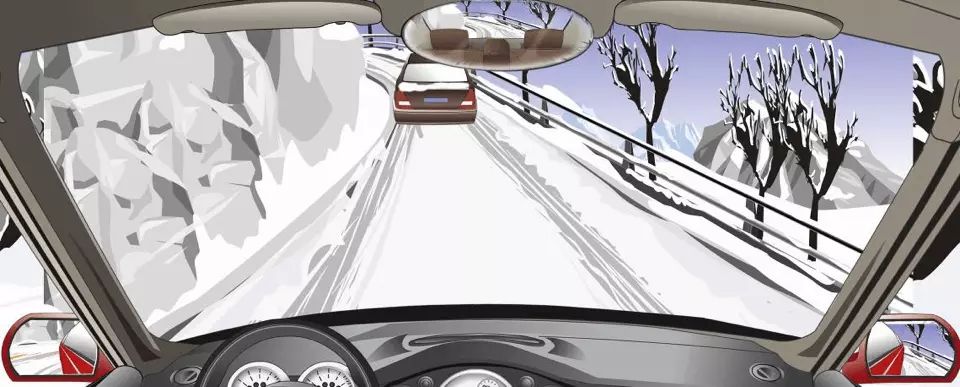 在山区冰雪道路上驾驶，遇到图中情形应如何应对？