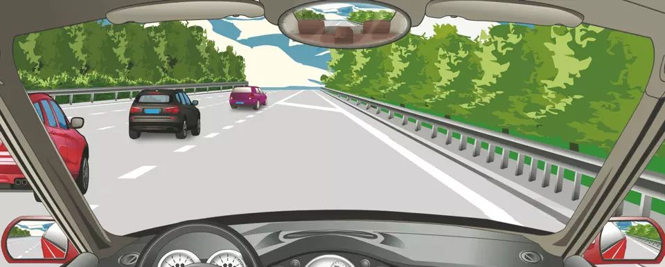 驾车遇图中情形，如何进入高速公路行车道？